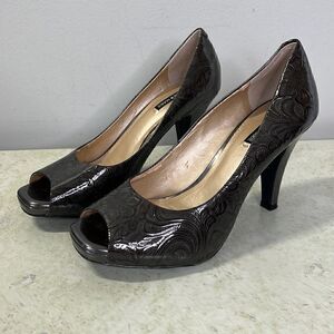 Alex Marie Flower Embossed Pumps 7.5